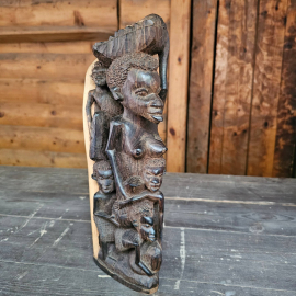 Статуэтка (скульптурная композиция) "Мать с детьми", дерево, резьба, Африка, 1976 год. Картинка 1